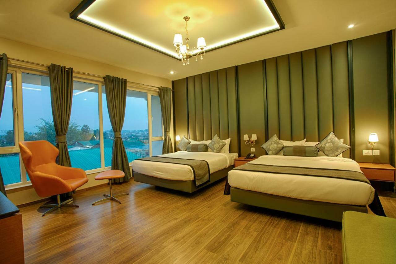 Four Vedas Hotel & Resort Siliguri Exteriör bild