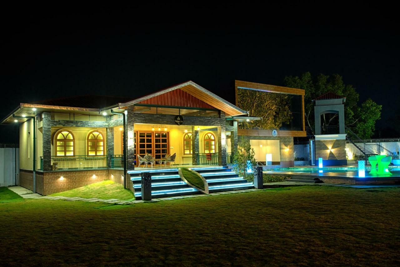 Four Vedas Hotel & Resort Siliguri Exteriör bild