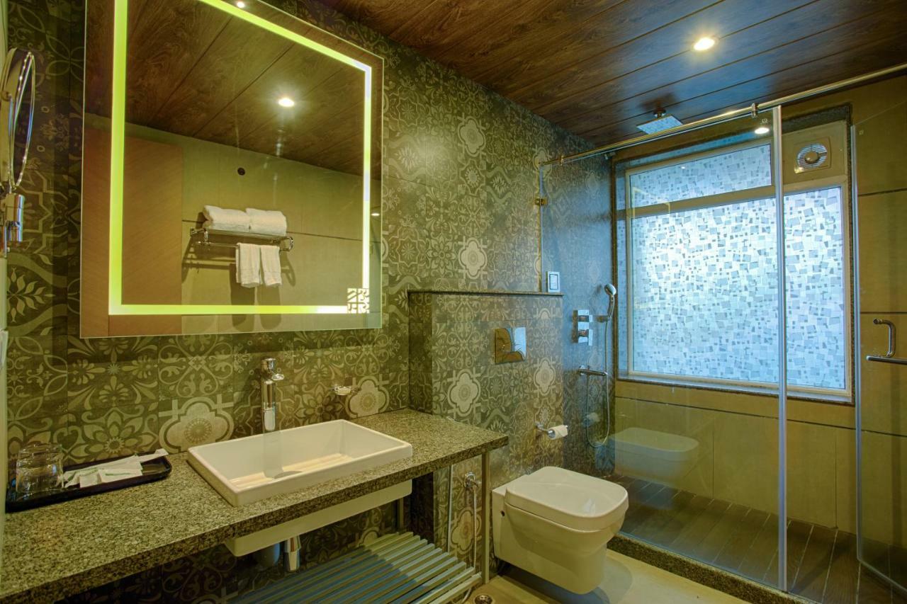 Four Vedas Hotel & Resort Siliguri Exteriör bild