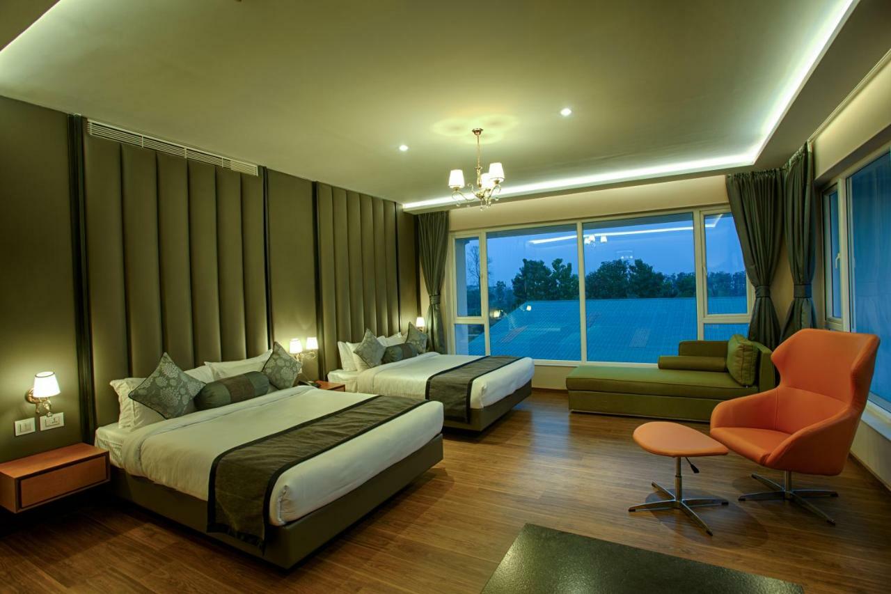 Four Vedas Hotel & Resort Siliguri Exteriör bild